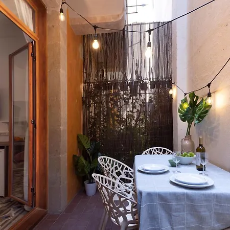 Gothic & Studio Apartment
